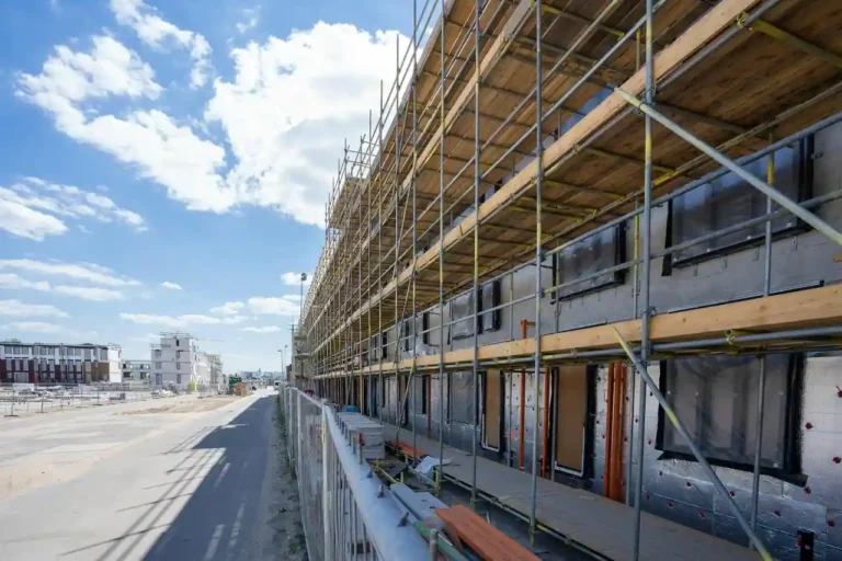 Construction de maison : les étapes, du terrain aux clés