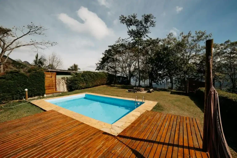 Piscine hors sol rectangulaire : choisir et installer