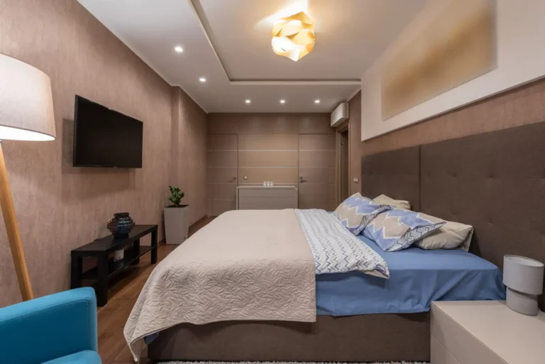 Aménager une chambre en longueur sans effet couloir