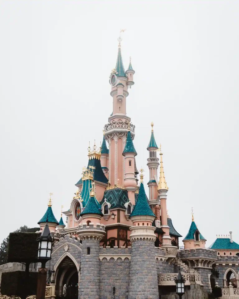 Construction de Disneyland Paris : d&rsquo;Euro Disney à 2026