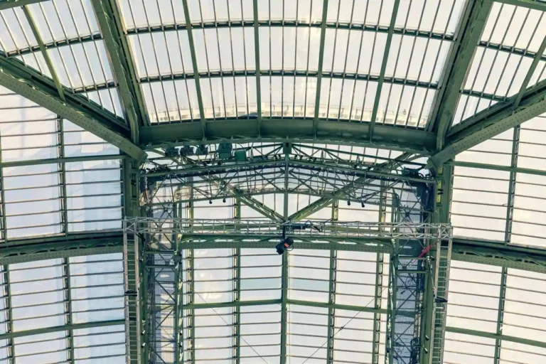 Construction du Grand Palais : un géant de verre et d&rsquo;acier