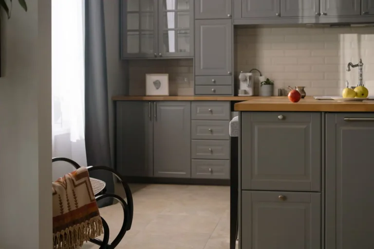 Crédence de cuisine : définition, rôle et choix des matériaux