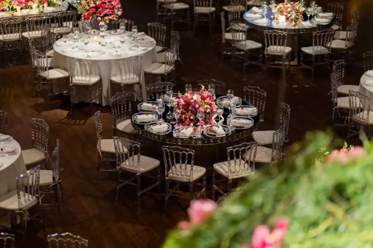 Location de tables et de chaises : le guide pour ne pas se tromper