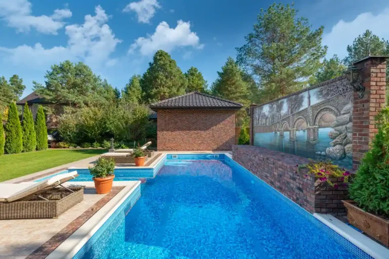 Prix d&rsquo;entretien d&rsquo;une piscine : ce qui compose vraiment le budget