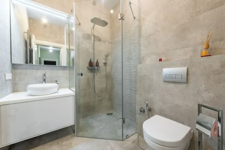 Rénovation de salle de bain à Paris : ce qui décide du projet